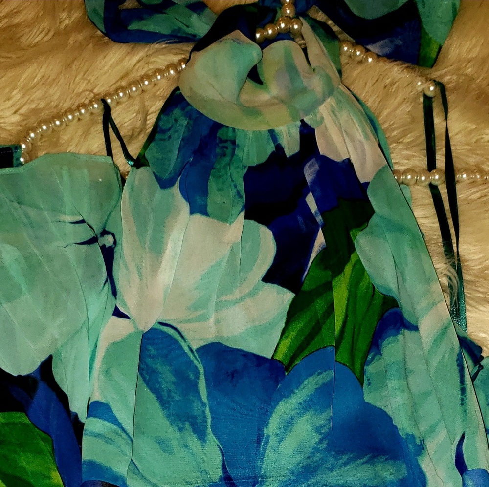 ~BReathTakiNg TropicaL HaLteR Maxi Dress~😍